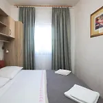 Apartament By The Sea - 2895 Rogoznica (Sibenik-Knin)