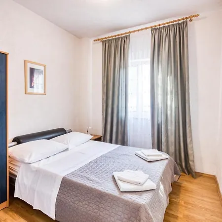 By The Sea - 2895 Apartment