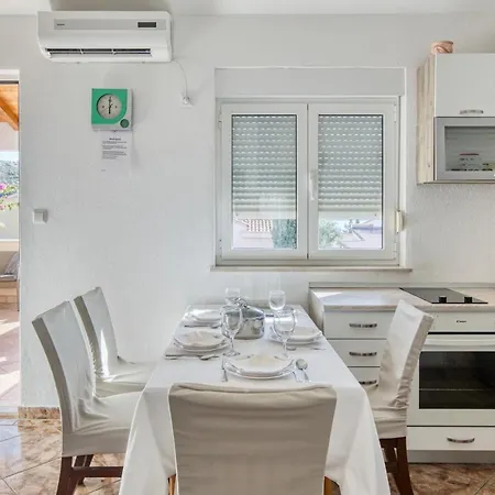 By The Sea - 2895 Apartment *