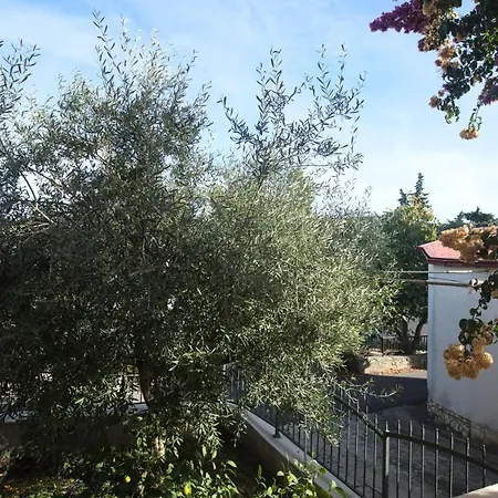 Apartment By The Sea - 2895