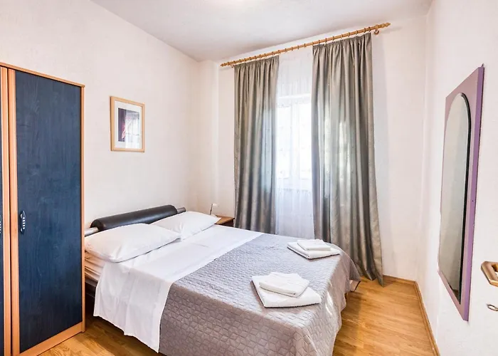 By The Sea - 2895 Apartment