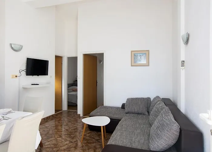 By The Sea - 2895 Apartment