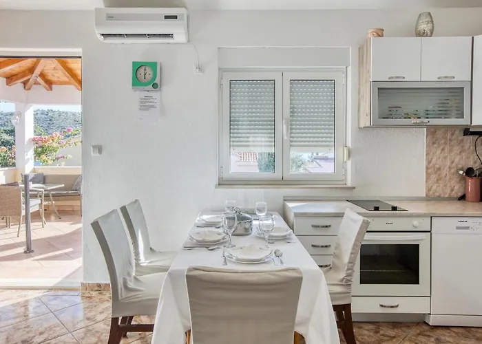 By The Sea - 2895 Apartment *