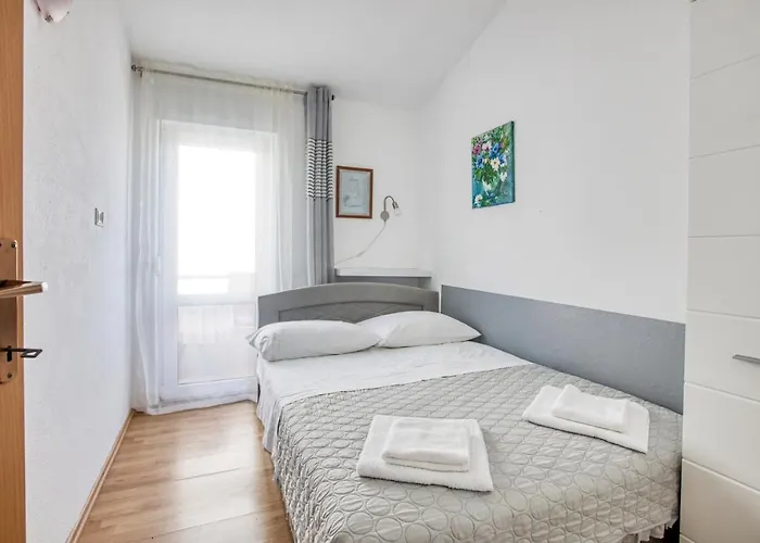 Apartment By The Sea - 2895 *