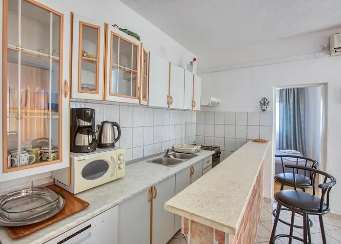 By The Sea - 2895 Apartment *