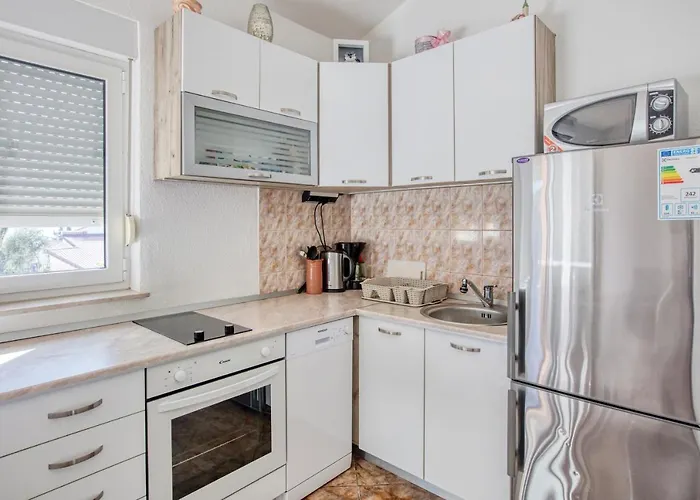 Apartment By The Sea - 2895 Rogoznica (Sibenik-Knin)