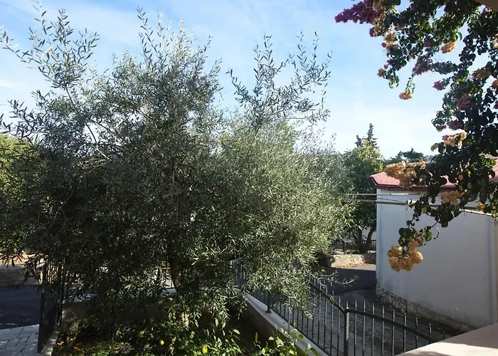 Apartment By The Sea - 2895